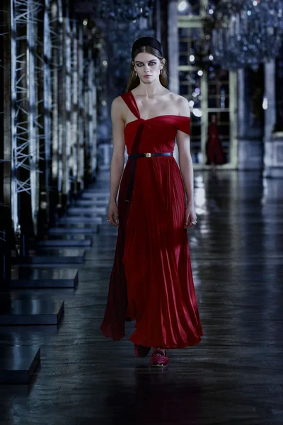 Look 32